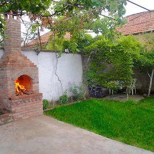 Big Three In Avlabari, Old Апартаменты